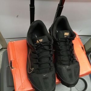 Size 12 mens nike reax